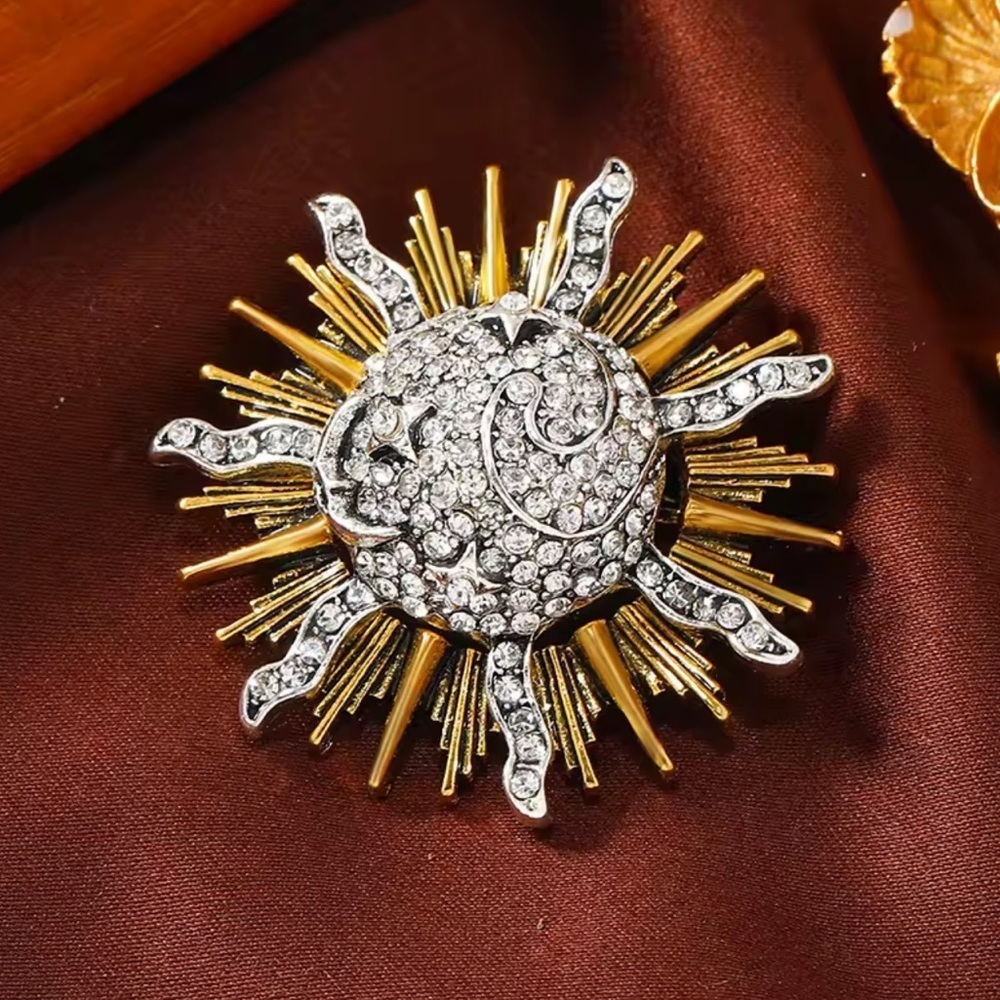 Vintage Gold Sunburst Crystal Brooch – Radiant Statement Pin - Picture 1 of 9